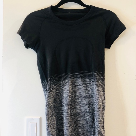 Lululemon Running T Shirt Women’s - Picture 1 of 2